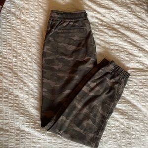 Athleta Farallon Joggers sz 4 cameo color